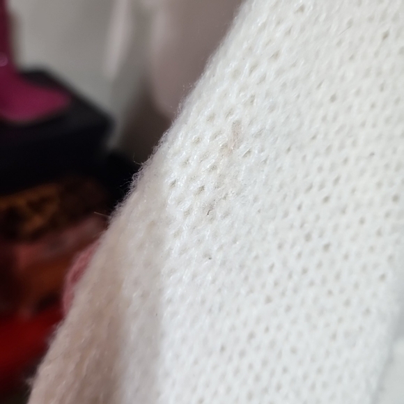 Flower Embroidey Cardigan. Size Medium - Picture 5 of 5